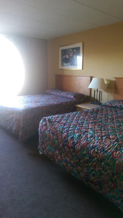 Days Inn & Suites By Wyndham Caseyville Rum bild